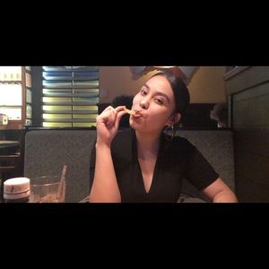 Meet your Posher, Carla